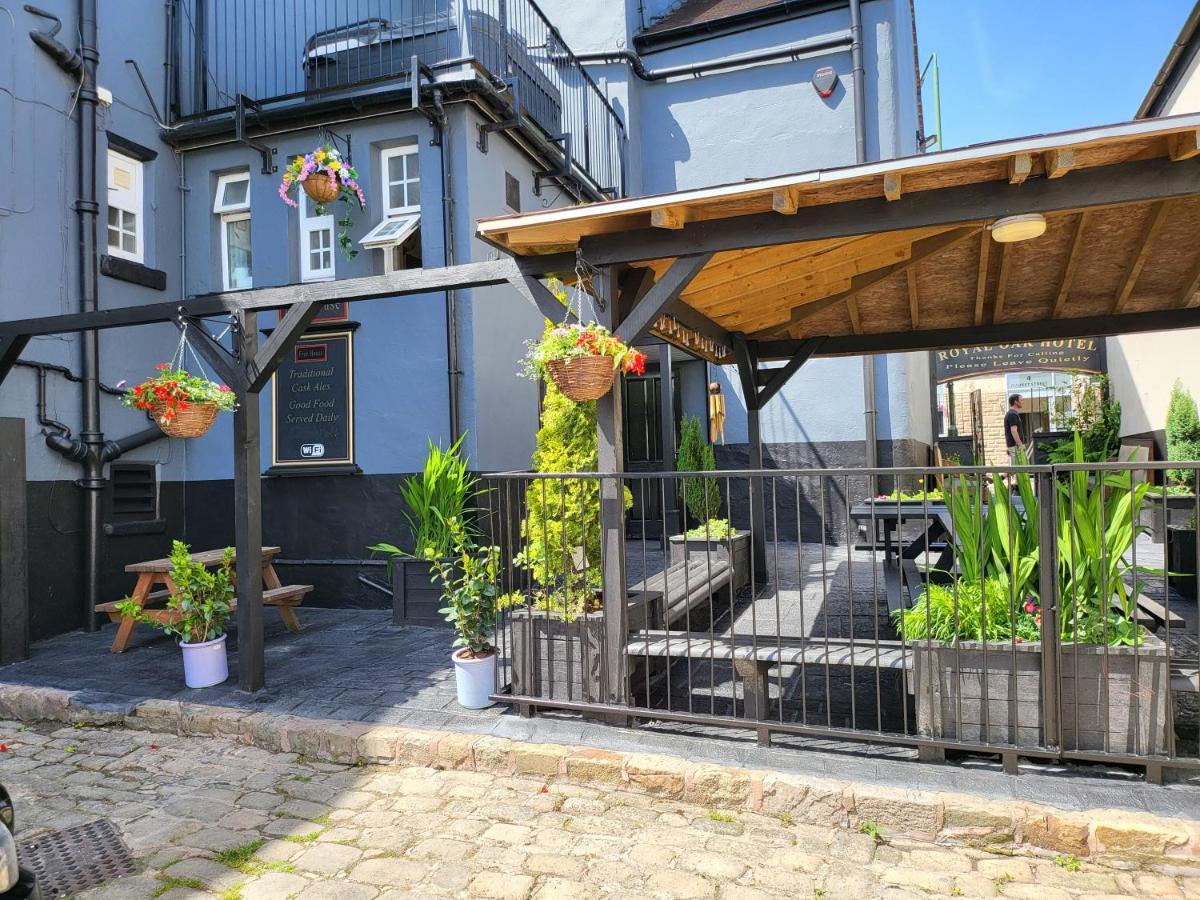 The Royal Oak Hotel ชาเปลอองเลฟริธ ภายนอก รูปภาพ