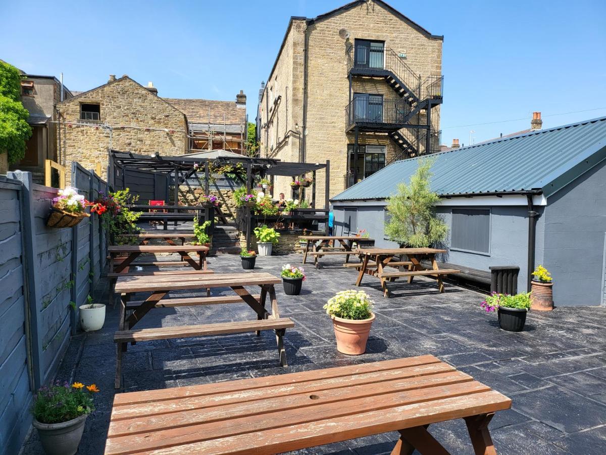 The Royal Oak Hotel ชาเปลอองเลฟริธ ภายนอก รูปภาพ